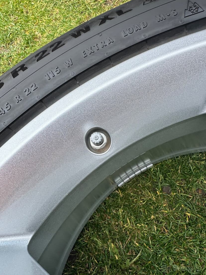 NOVA ZIMNA SADA LAND ROVER DEFENDER R22 275/45/22.