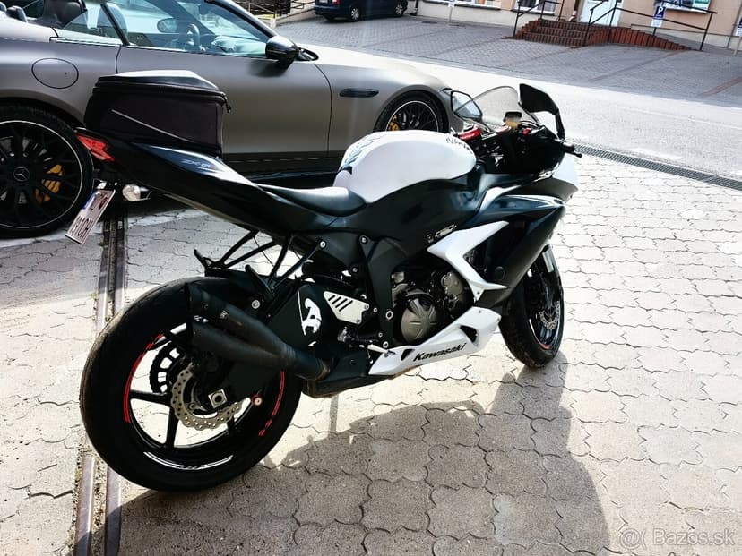 Predám kvalitnú a udržiavajú motorku