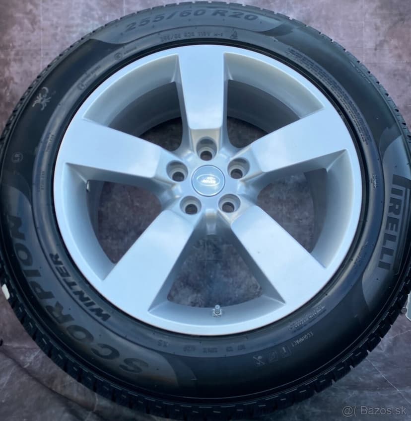 Zimní nová sada Land Rover Defender 255/60R20 113V