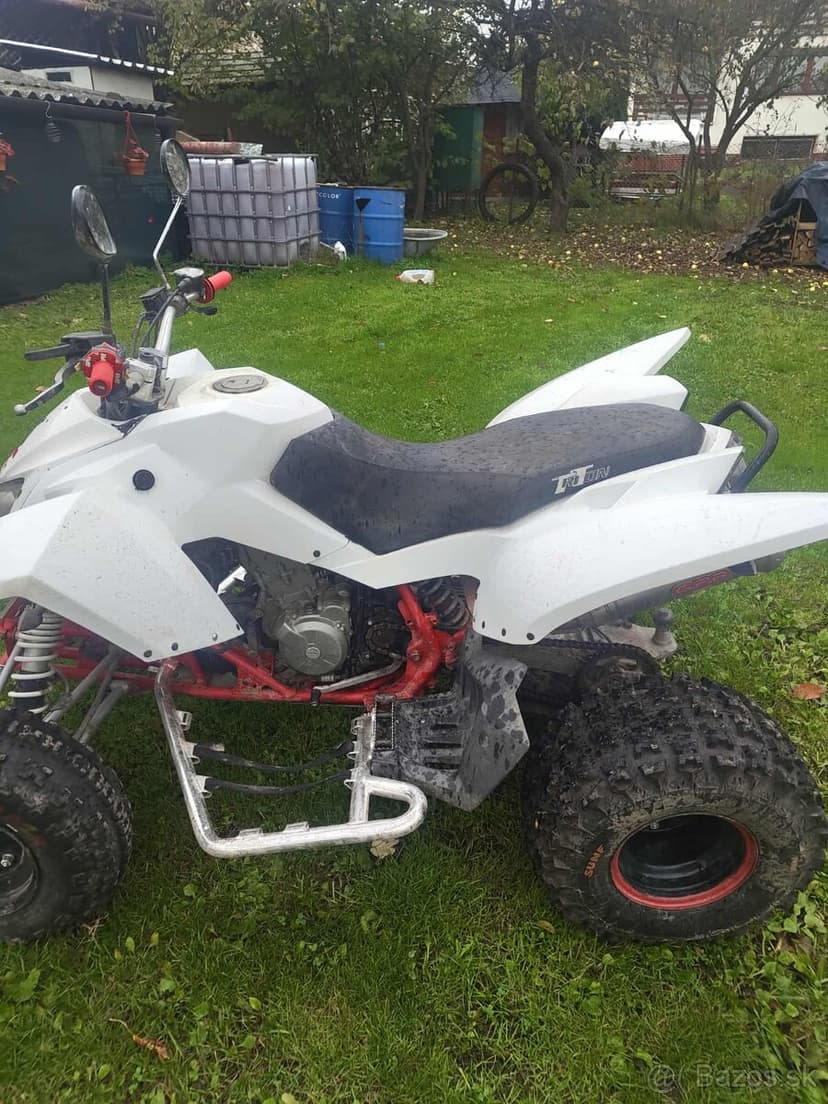 Štvorkolka Tomahawk 400