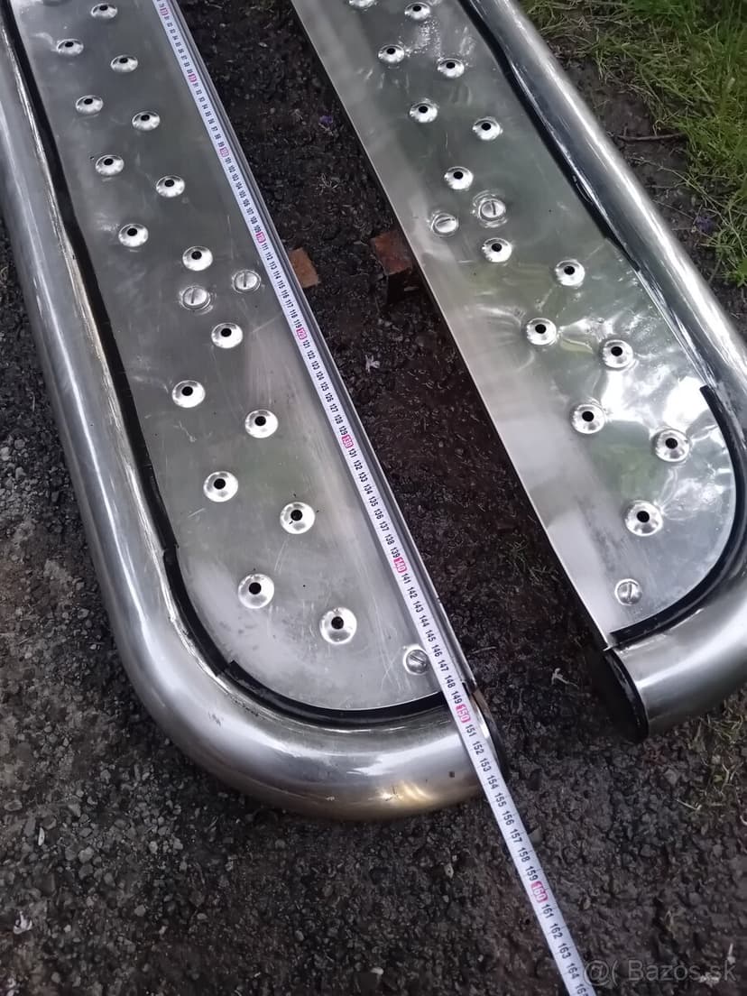 Nerezové našlapy na offroad