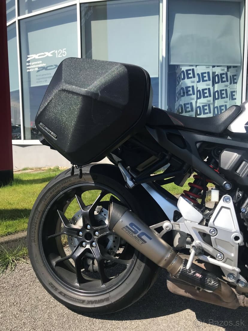 Honda CB1000R+