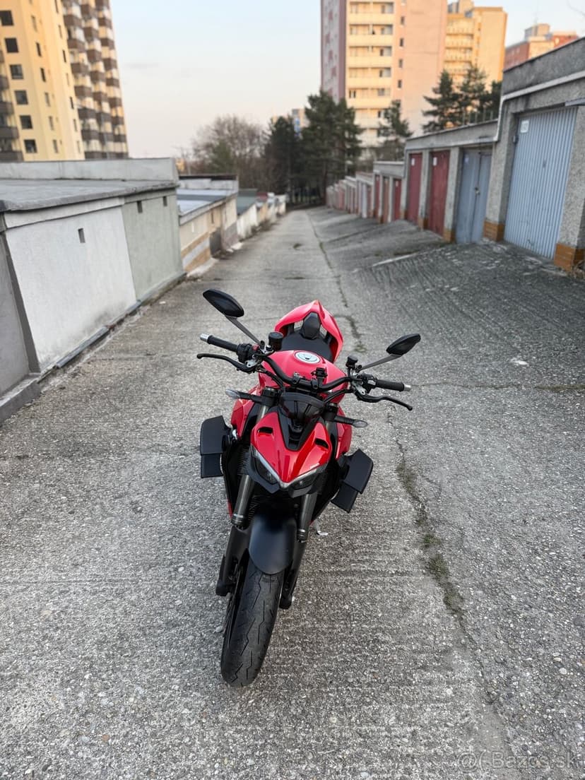 Ducati Streetfighter V2