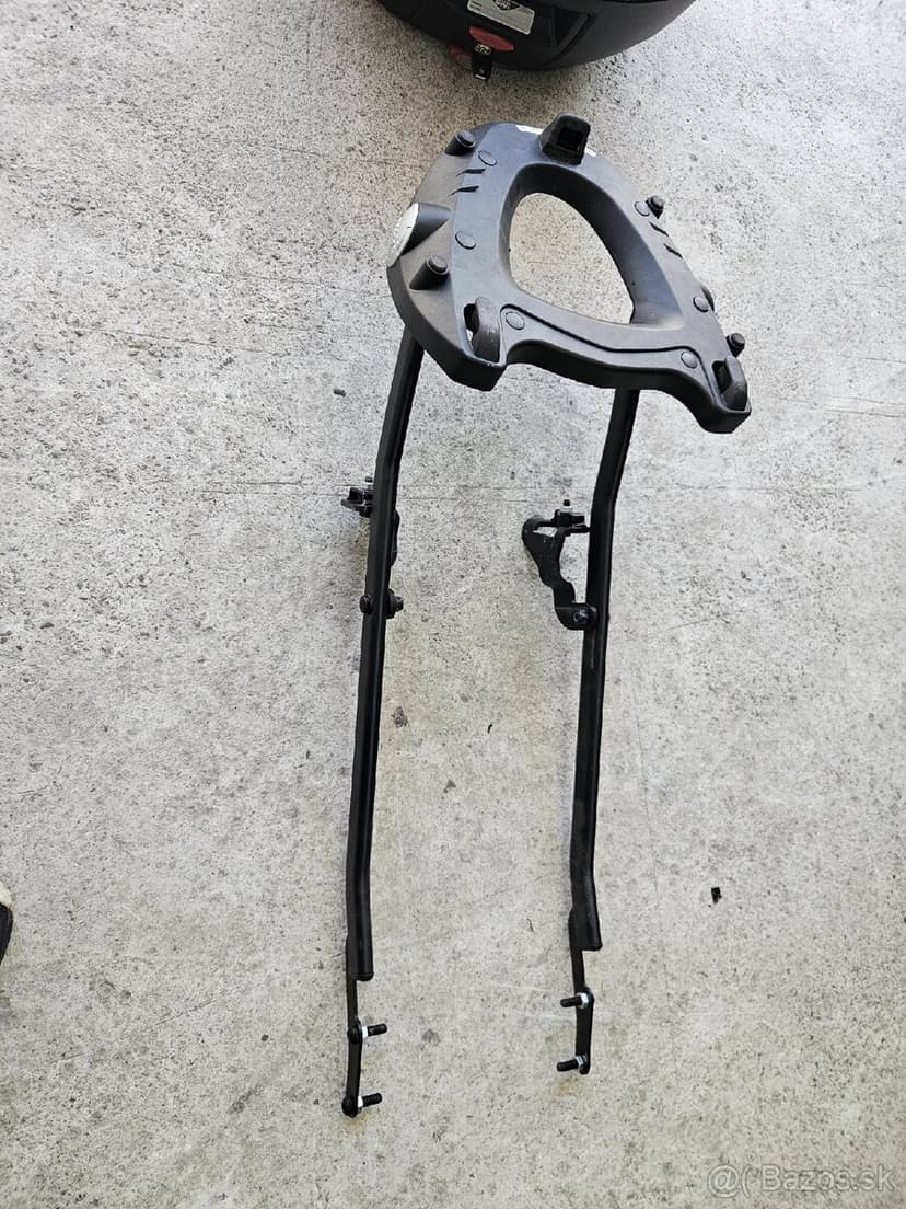 Držiak a kufor givi na yamaha fz8 / Fazer