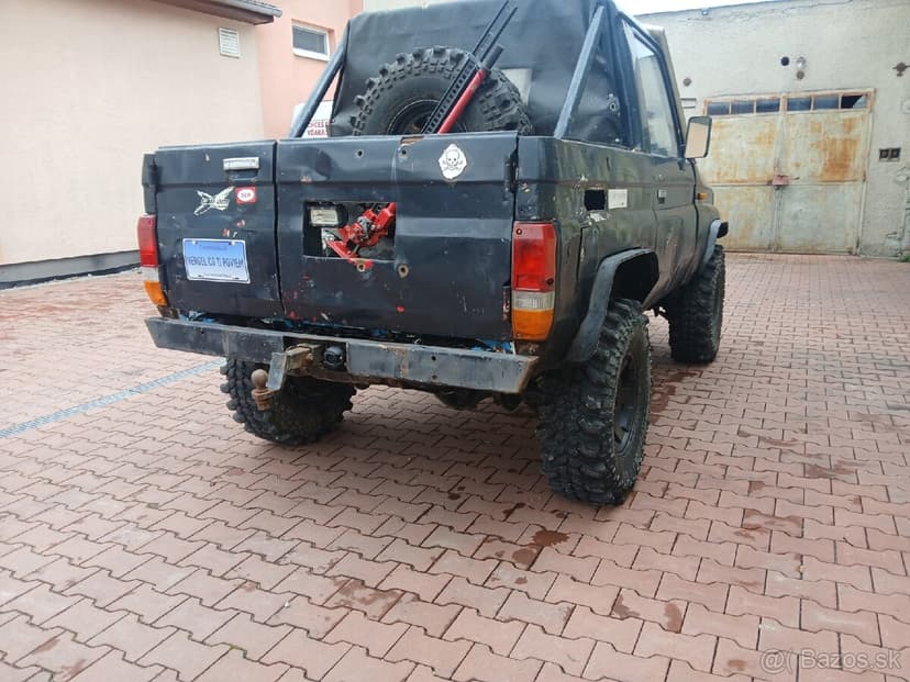 Toyota land cruiser lj70