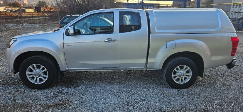 Isuzu D-max Double Cab Custom 4WD A/T