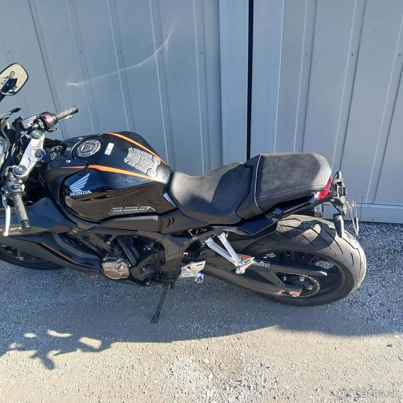 predám ľahko buchnutú Honda CBR 650R