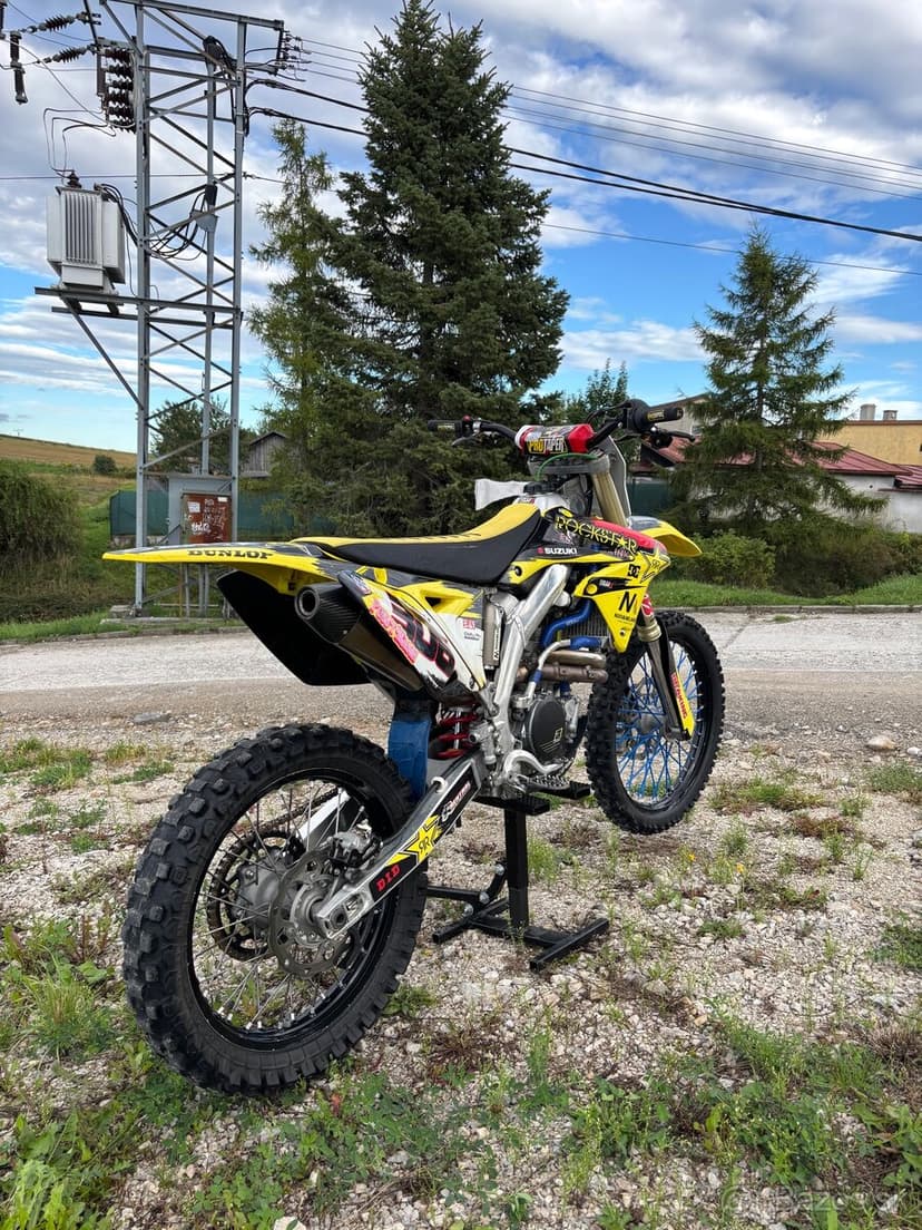 Suzuki rmz 250 , vstrek