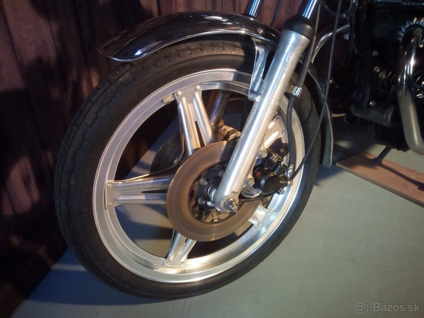 Honda CB 400 - Díly