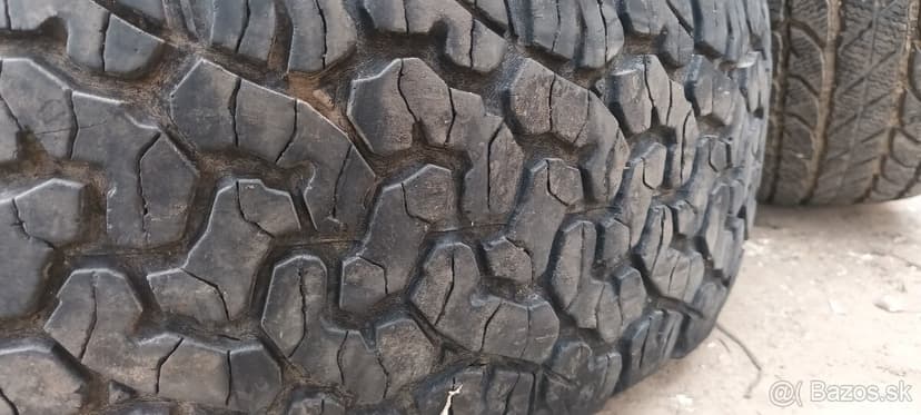 Predám pneu Bf goodrich all terrain