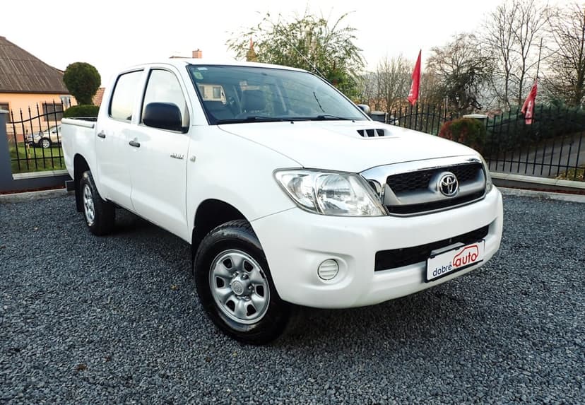 TOYOTA HILUX 2.5 D-4D 4x4 - 2011- 152tis km NAVIJAK-ŤAŽNE-