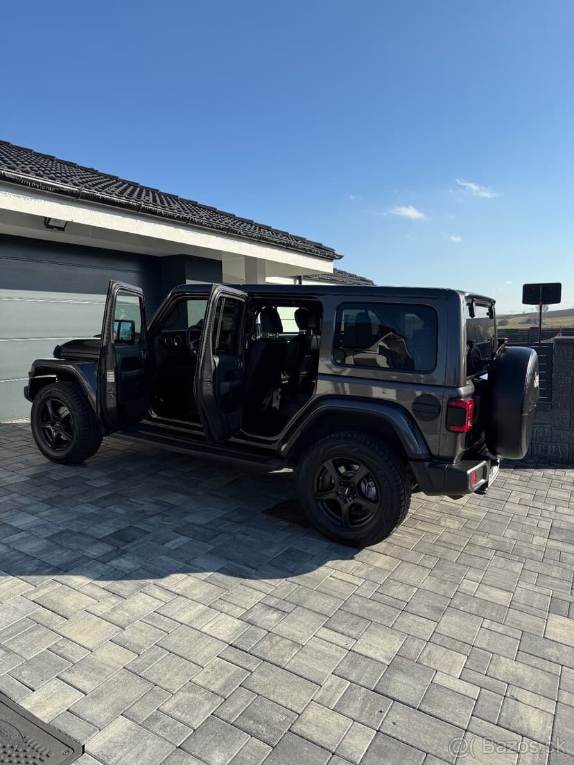 Jeep Wrangler Sahara