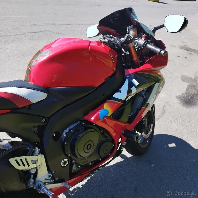 SUZUKI GSXR600 k7