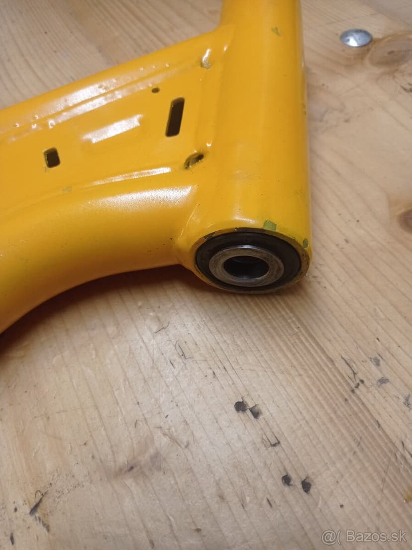 Can am renegade Outlander - rameno/vyfuk