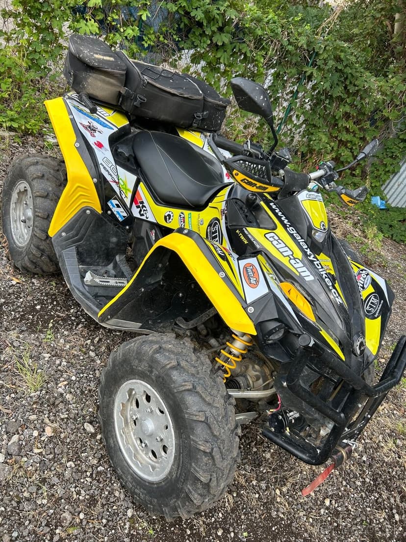 Can Am Renegade 800 V-Twin mozna vymena za auto
