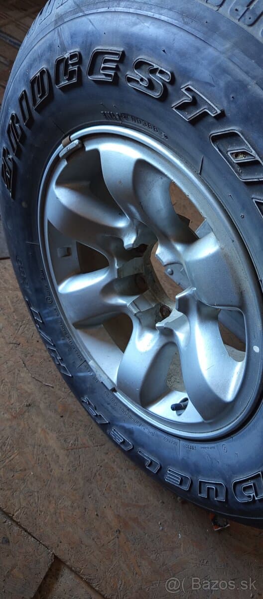 Nissan patrol koleso rezerva