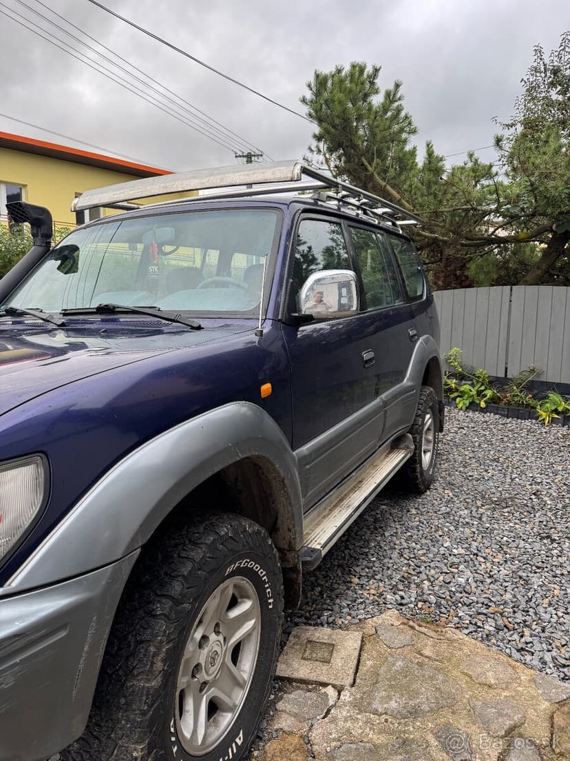 Toyota Land Cruiser 90