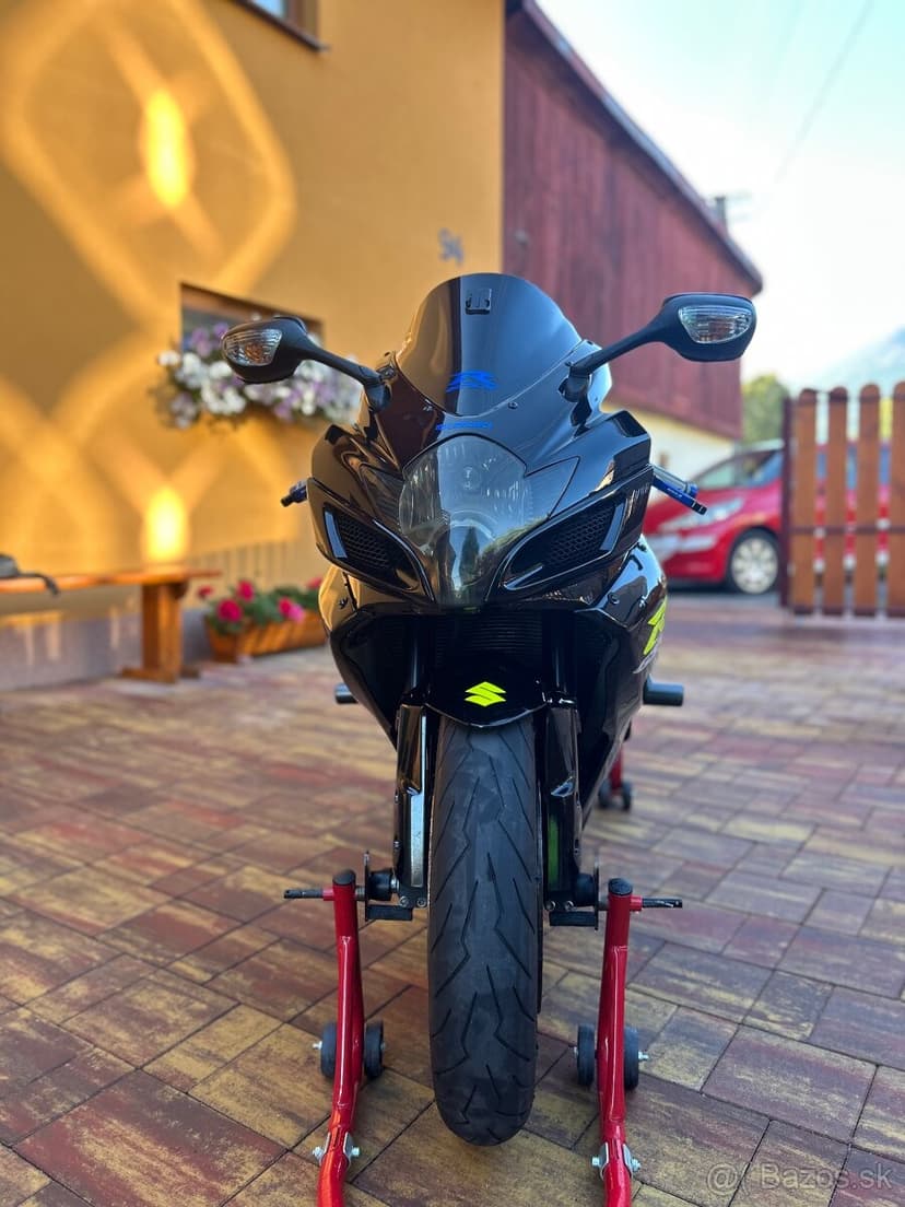 Suzuki gsxr 750 k7