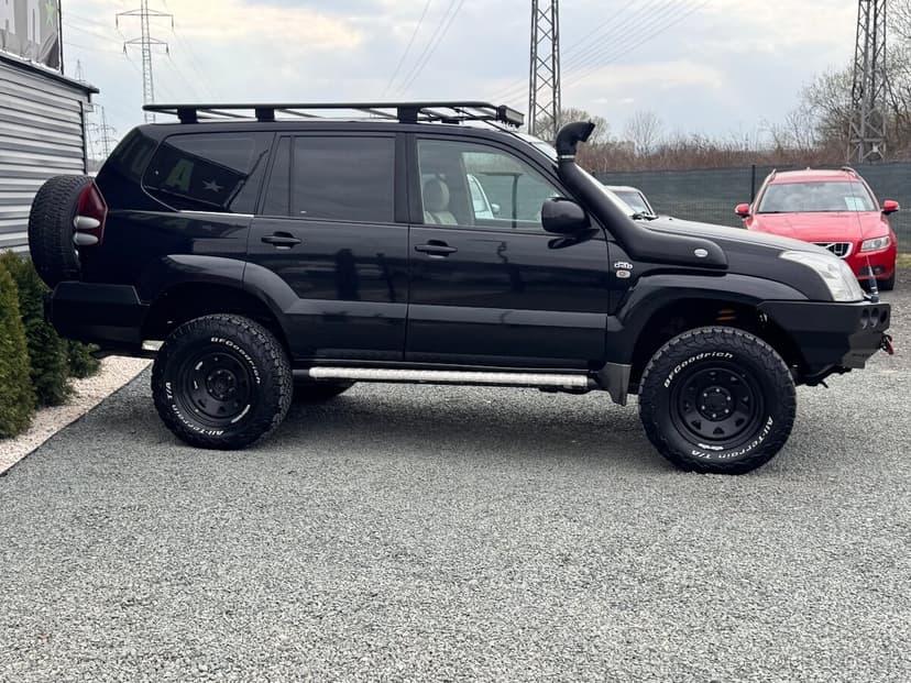 Toyota Land Cruiser 3.0 D-4D Lux A/T