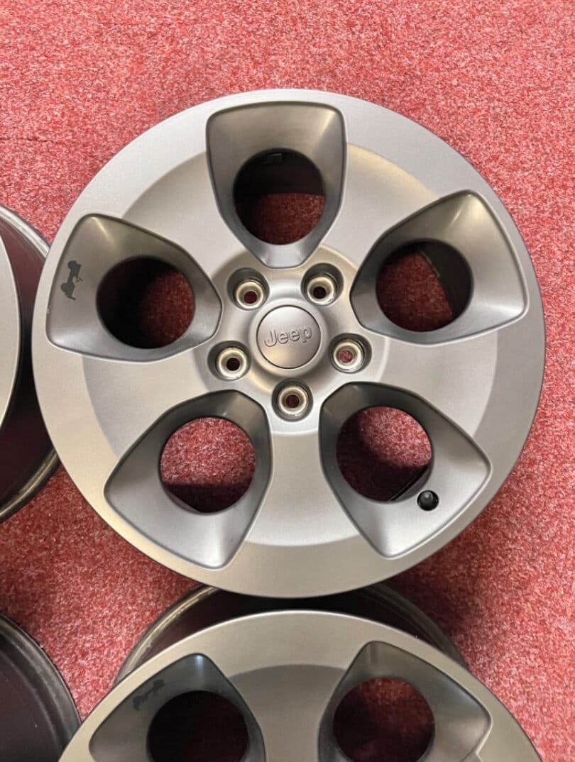 5x127 R18 originál alu Jeep - ET 44.45 - TOP STAV