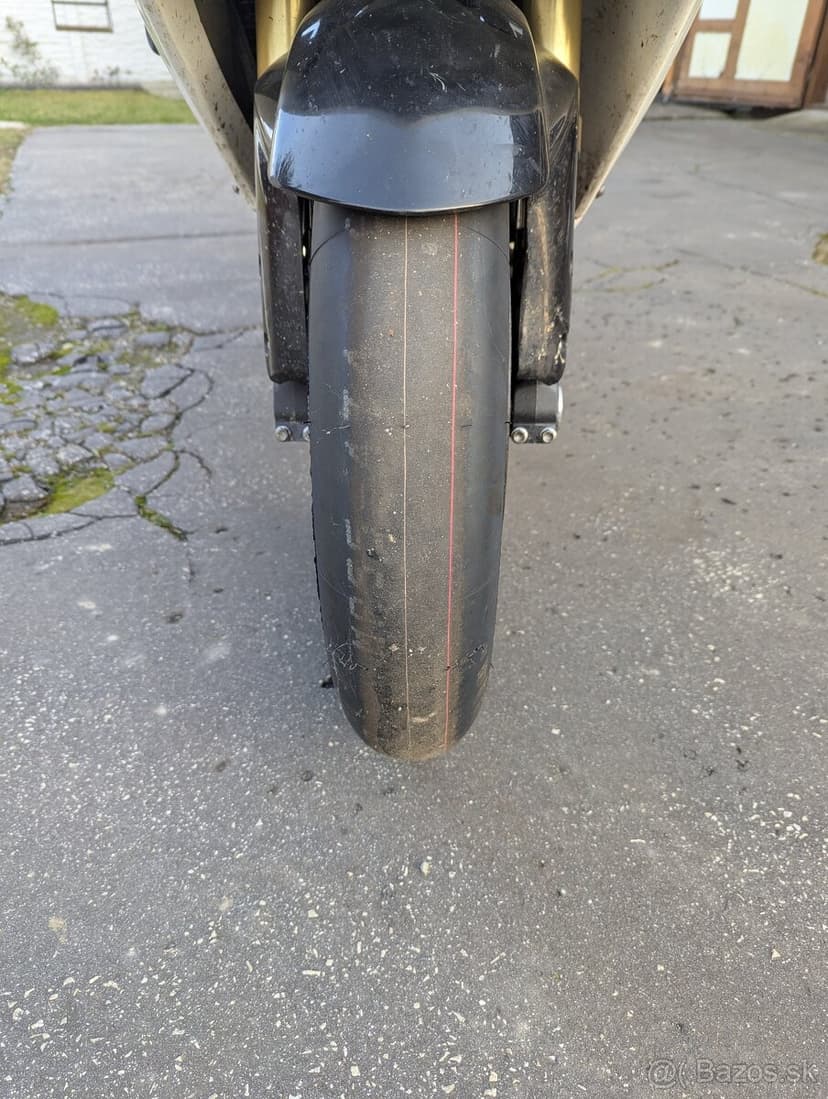 Suzuki gsxr 750 k5 okruhovka