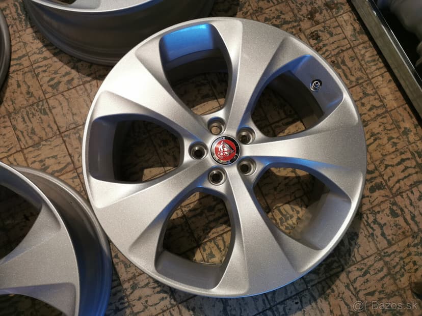 NOVÁ SADA - Jaguar E-Pace - originál 20" alu disky