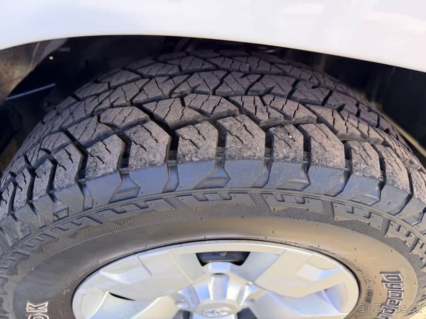 Toyota Hilux DC 2.4 I D-4D Live