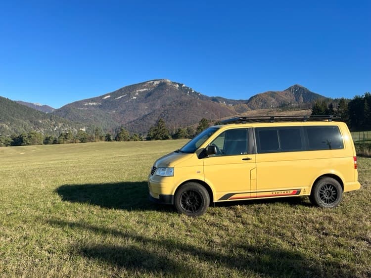 Multivan transporter Caravelle 4x4 Slovenské auto T5