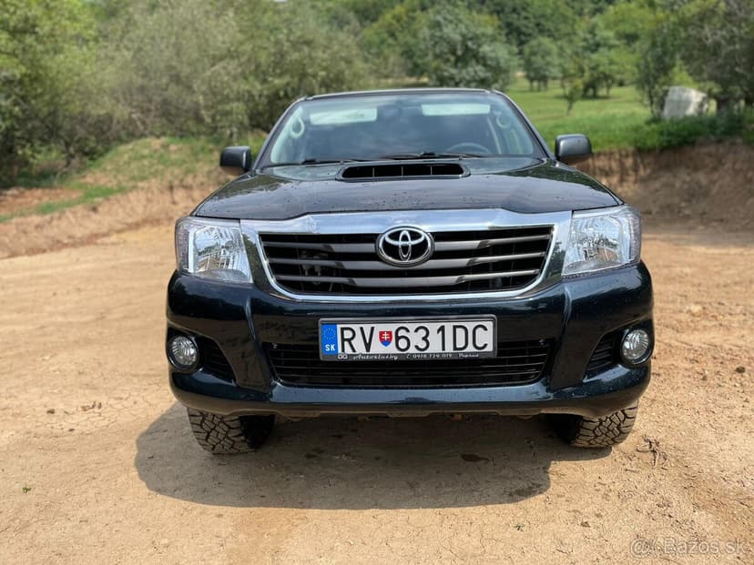 Predám Toyota Hilux 2,5 106kw 4x4 dph