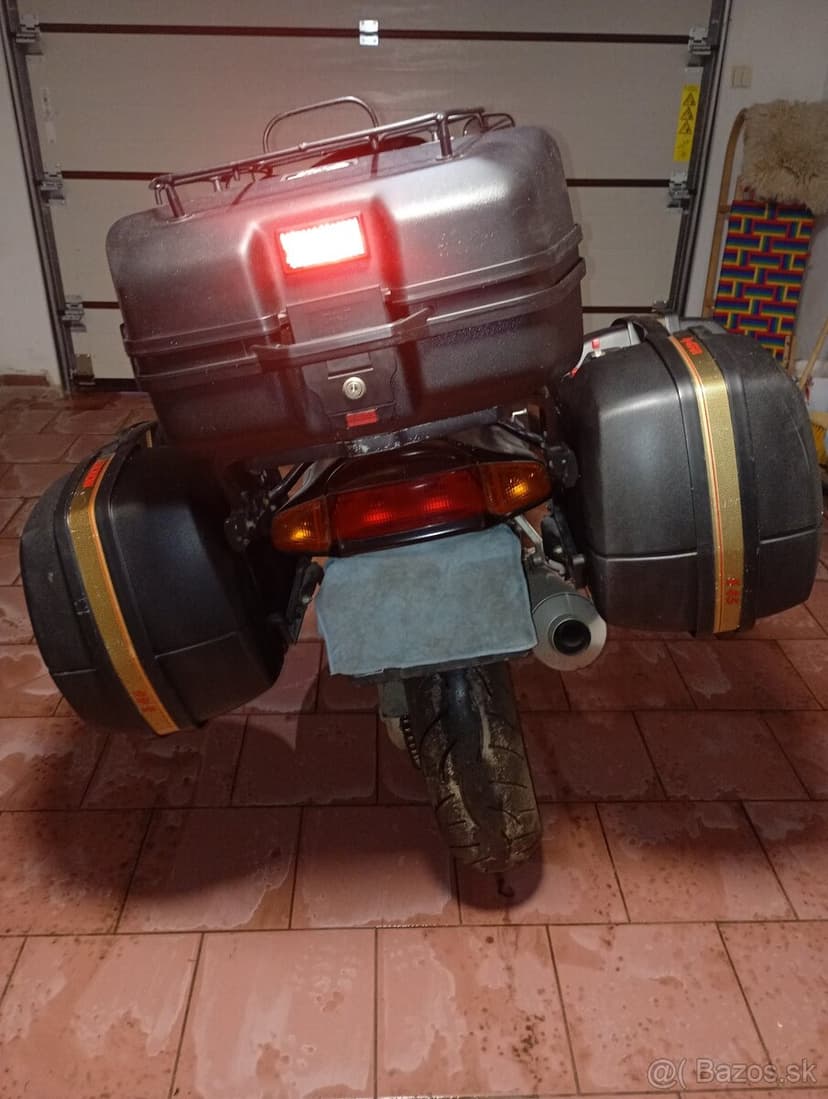 Honda VFR 750, r. 1995 – spoľahlivá klasika