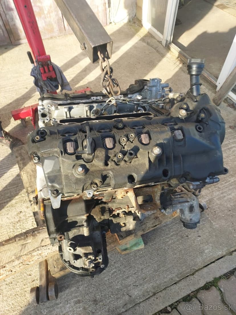 Motor Toyota Land Cruiser 200 zadretý