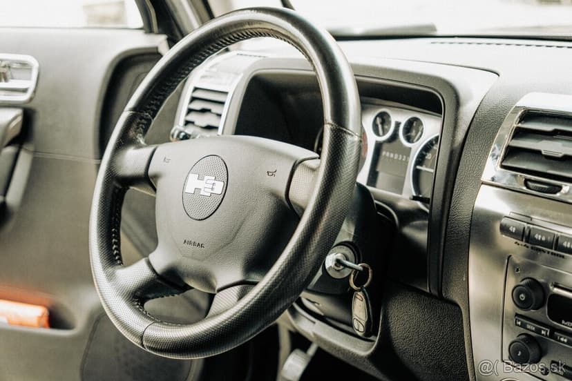 Hummer H3  3.7 BLACK Custom