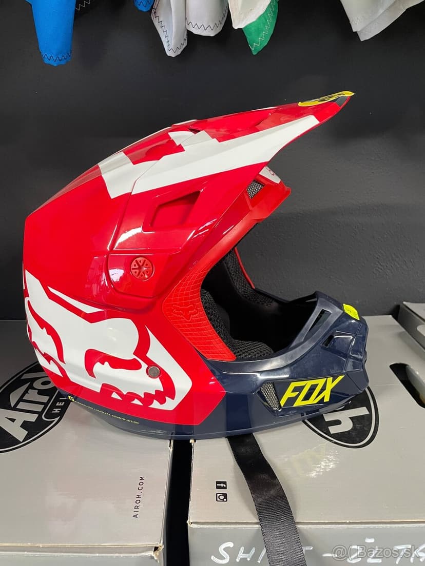Mx prilba fox v2 nova