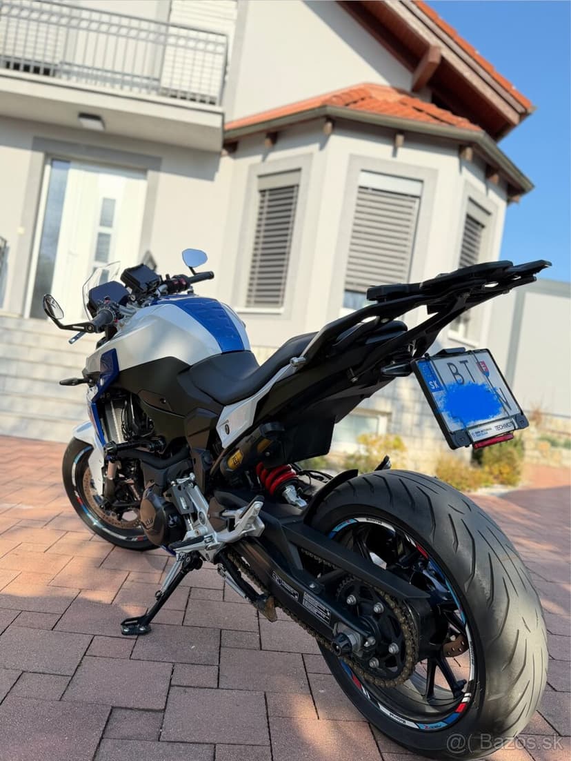 BMW F900R