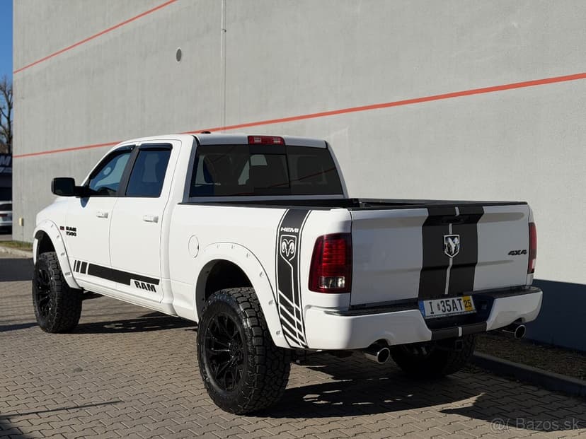 Dodge ram 1500 Sport 4x4 5.7 Hemi