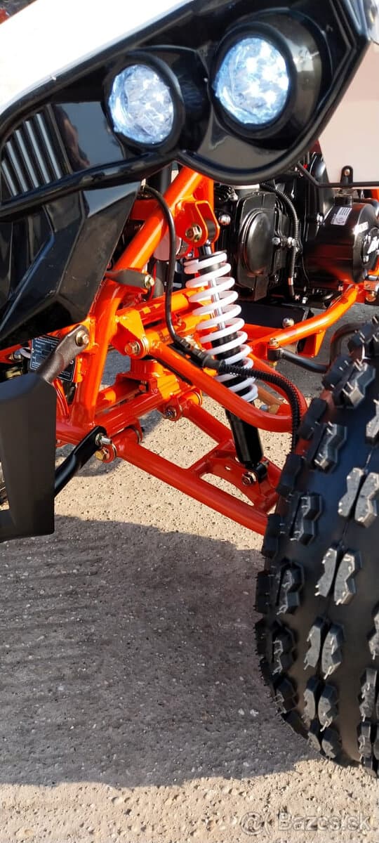 Stvorkolka Avenger 125 automat 8´´ + zadná opierka