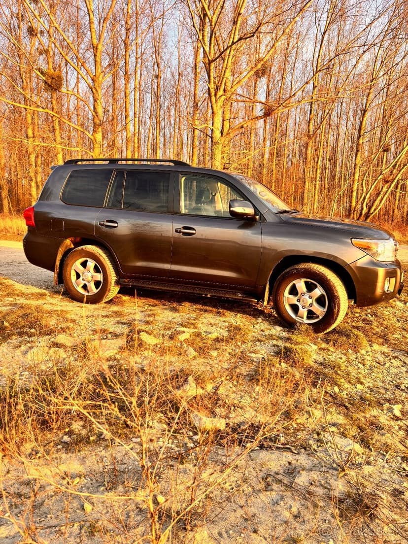 Toyota Land Cruiser 200