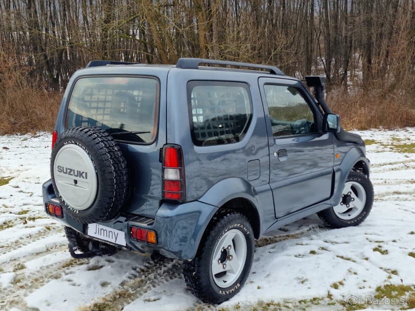 Suzuki Jimny 1.3 benzín 4X4 UKÁŽKOVÝ STAV