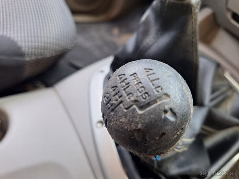 MITSUBISHI L200 4X4 NOVÁ STK EK 2027 KLÍMA ŤAŽNÉ