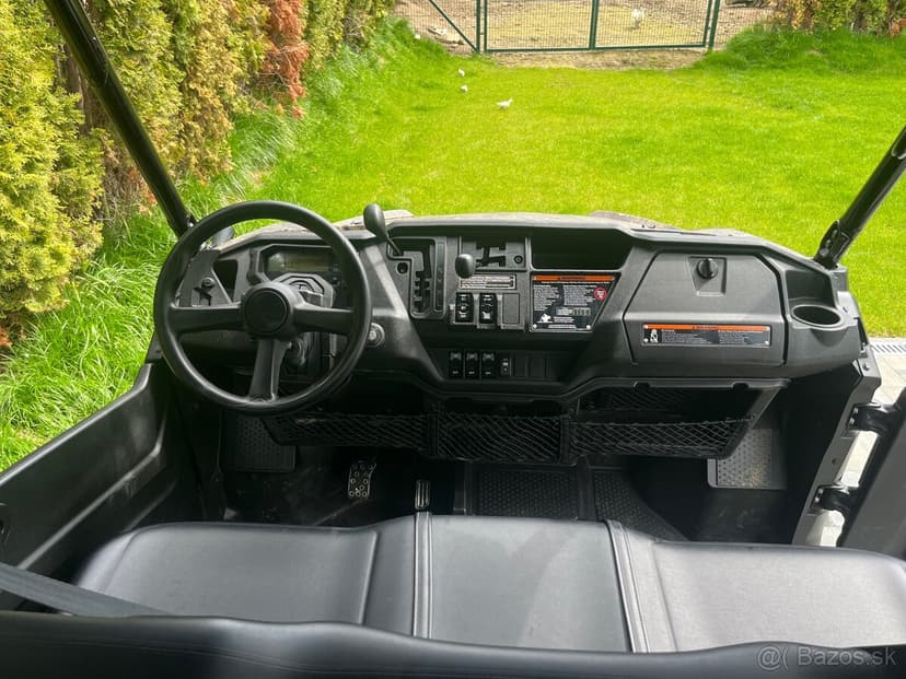 Honda 1000 6 miest štvorkolka 4x4