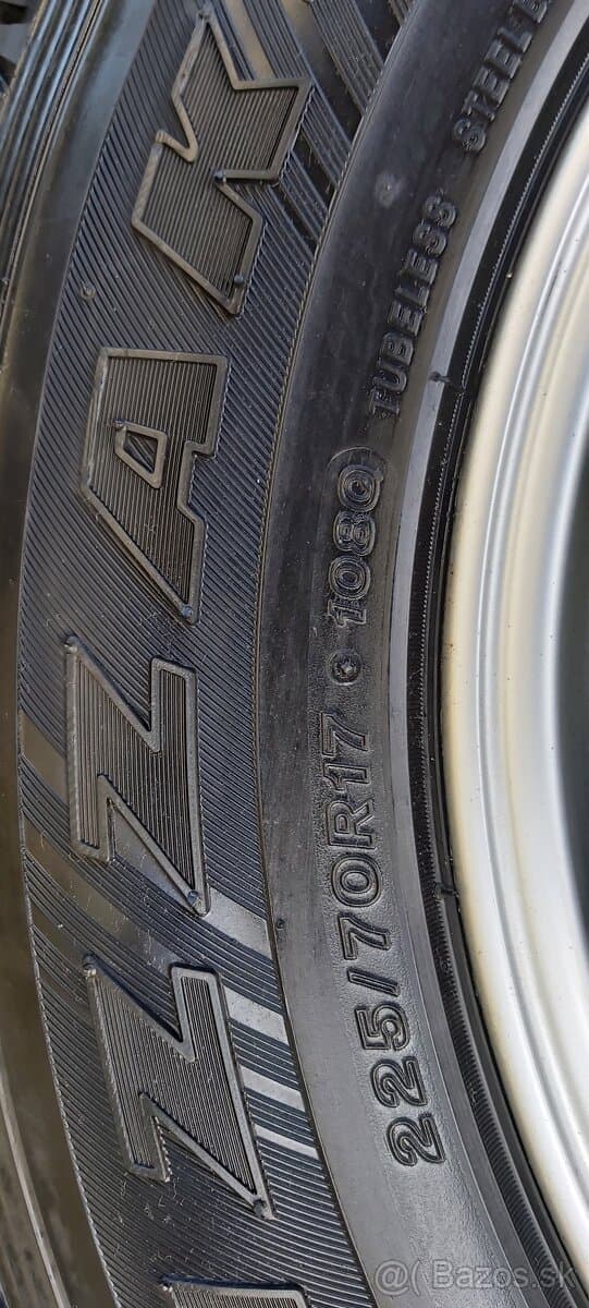 Predám  zimnú sadu  kolies Toyota Landcruiser, Hilux