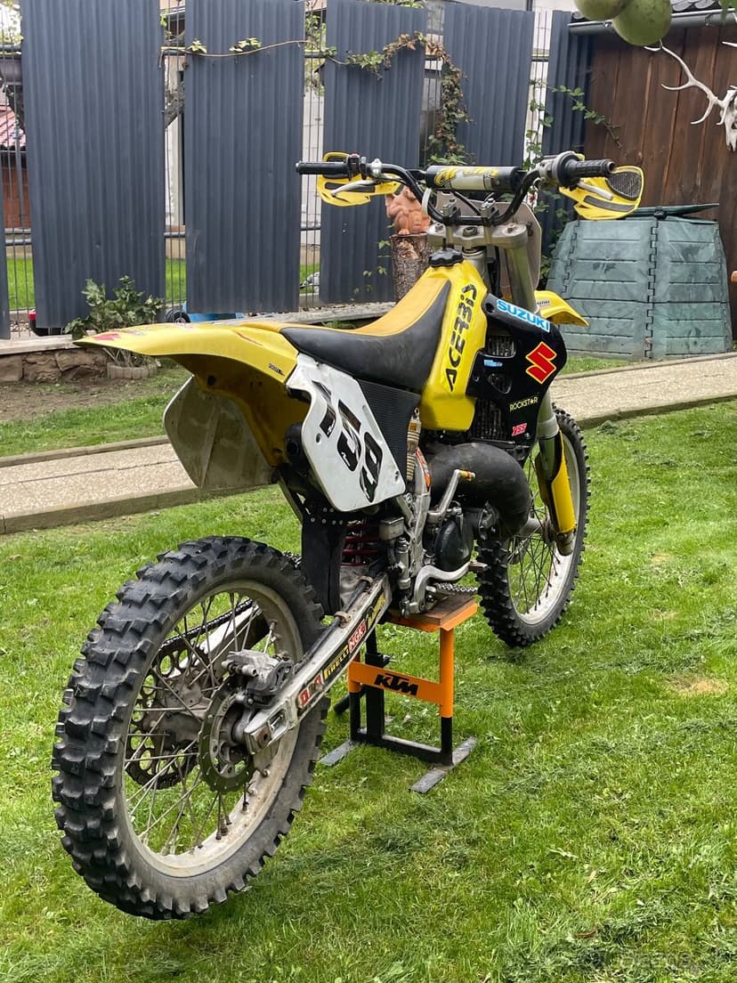 Suzuki rm 125