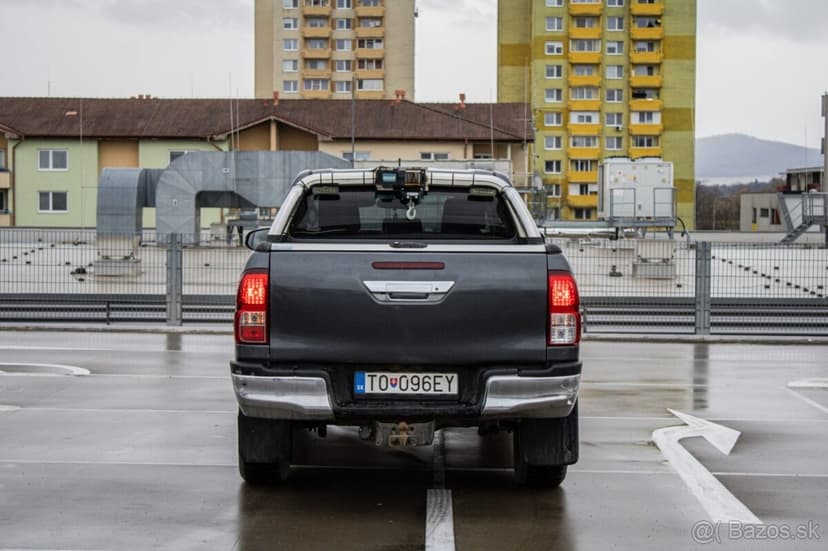 Toyota Hilux 2.4 D-4D Active A/T | 4x4 |