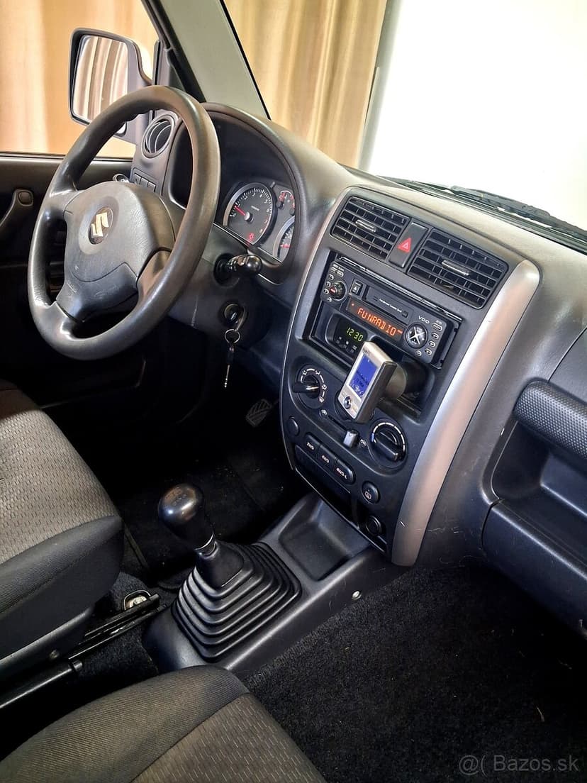 Suzuki Jimny 4x4 benzín