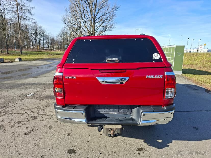 Toyota hilux 2,4 d4d automat 3/2018 max výbava