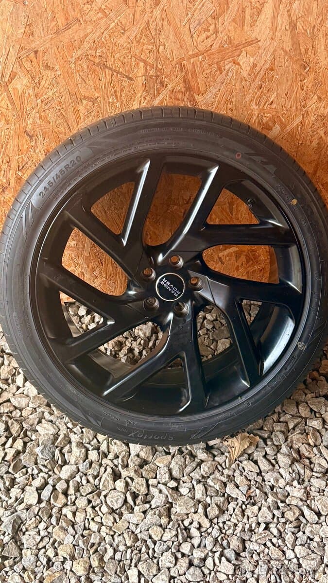 Originál Range Rover 5x108 R20 Alu disky s gum. 245/45