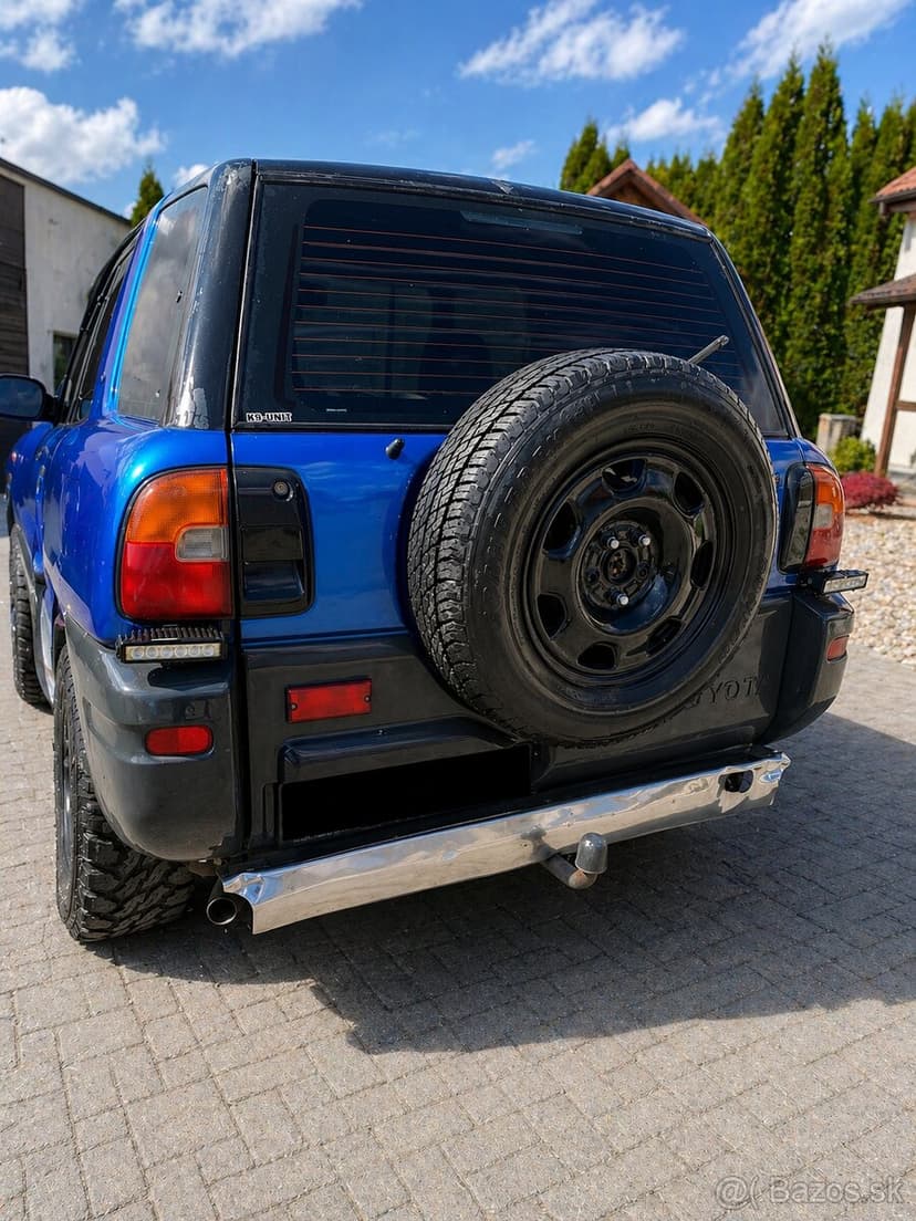 Toyota RAV4 2.0 4x4 – spoľahlivé offroad SUV