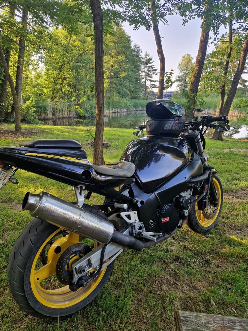 Suzuki gsxr 600 BEZ PAPIEROV