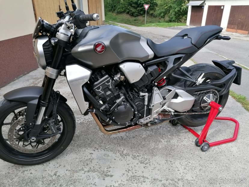 HONDA CB1000R --- len 9000 km QUICKSHIFTER