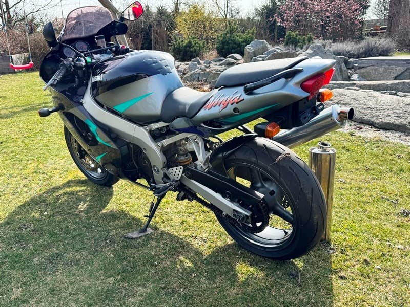 Kawasaki ZX-9R Ninja, pôvodné plasty aj polepy